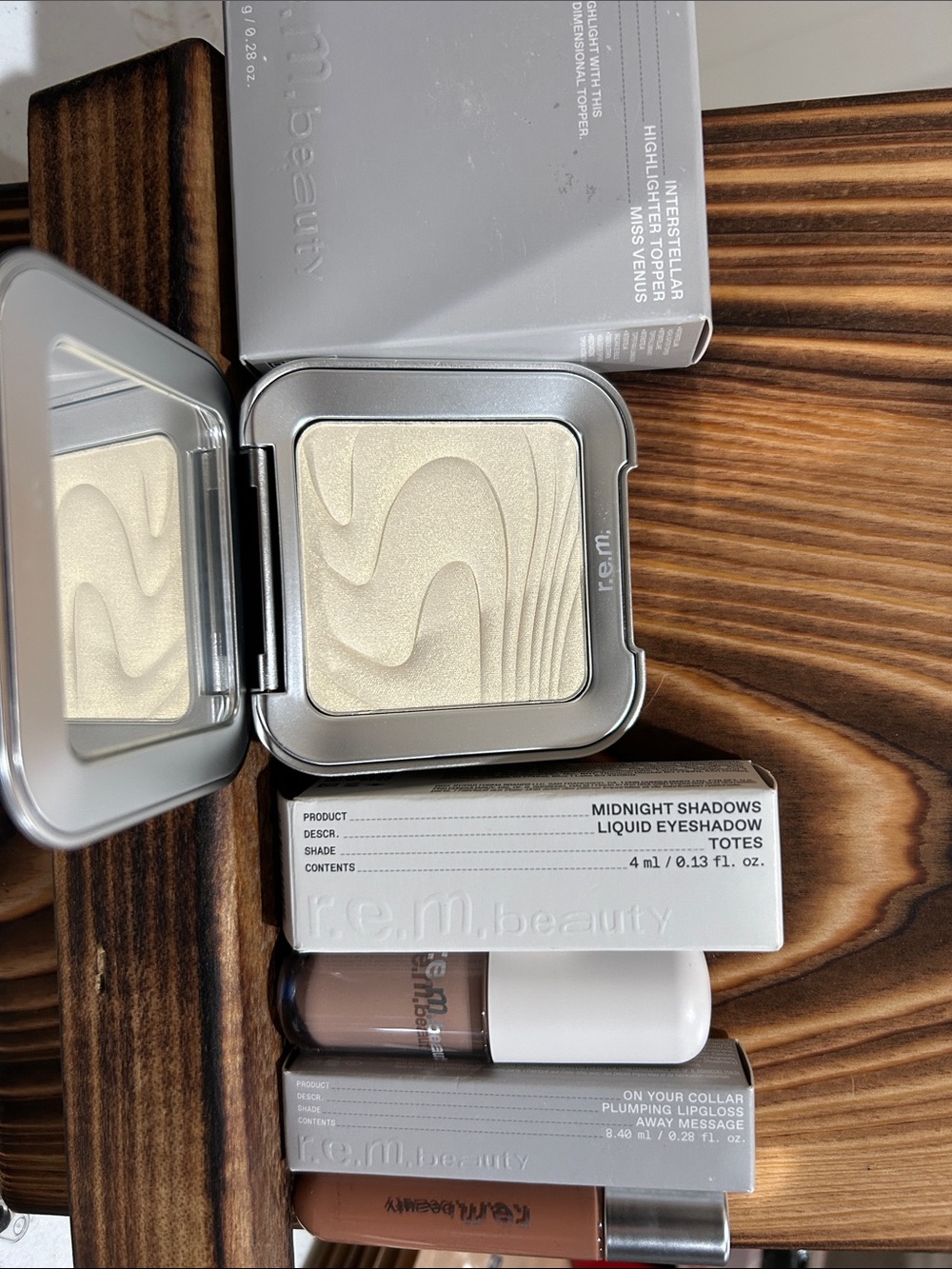 r.e.m. beauty Cream Highlighter – Soft Pearl Glow